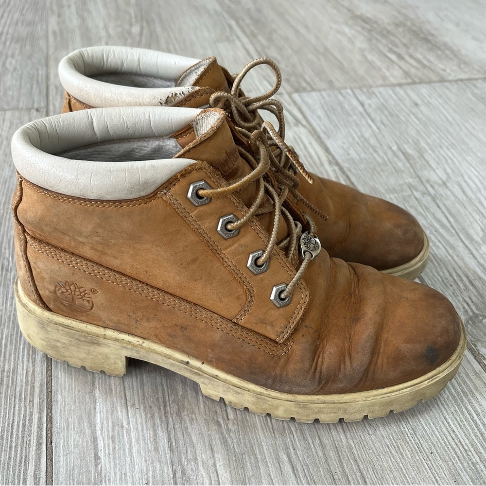 Timberland Chukka Womens Boots size 5.5